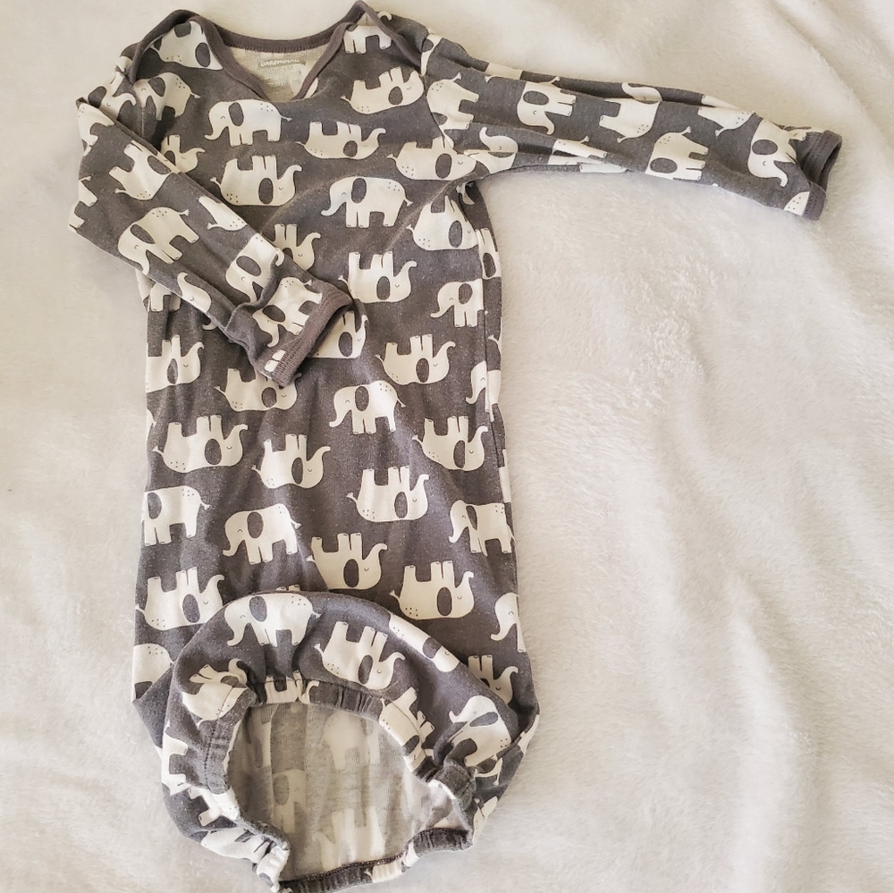 Lot of 7 infant sleeping gowns varying sizes newborn to 6 months gender neutral